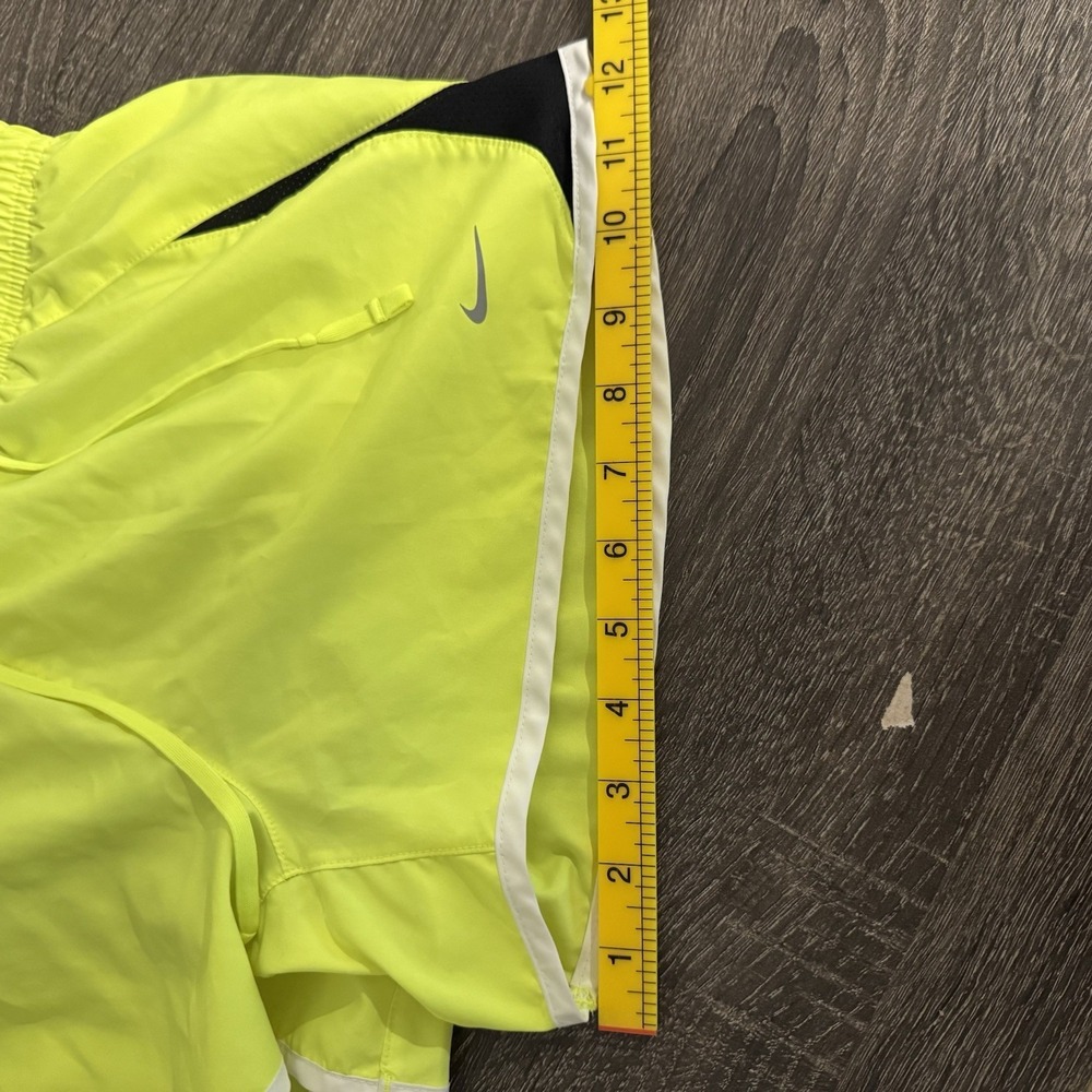 Nike Women's Dri FIT Tempo Running Shorts Medium Yellow 3" Lined - Picture 10 of 11